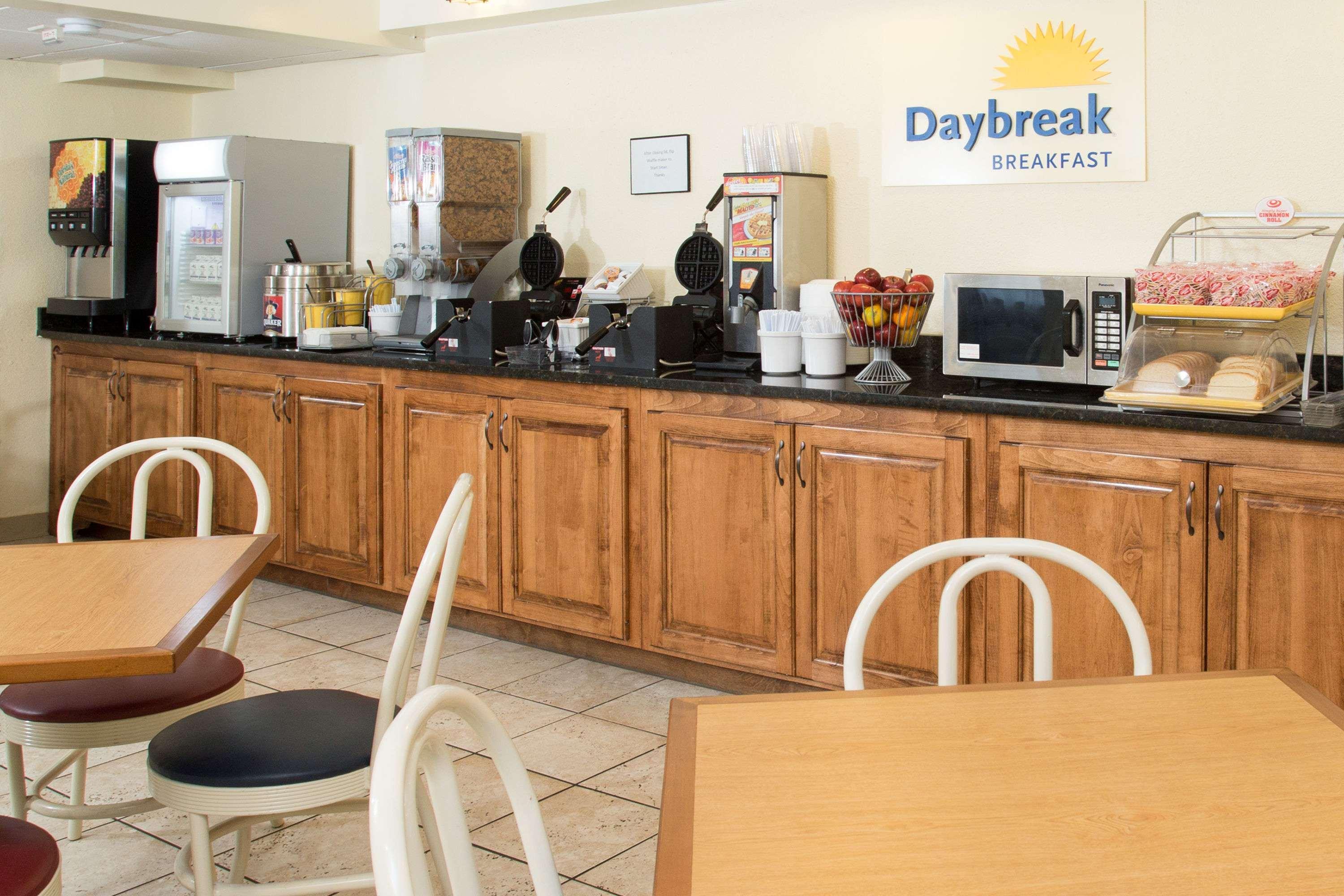 Days Inn By Wyndham Valdosta/Near Valdosta Mall Eksteriør billede